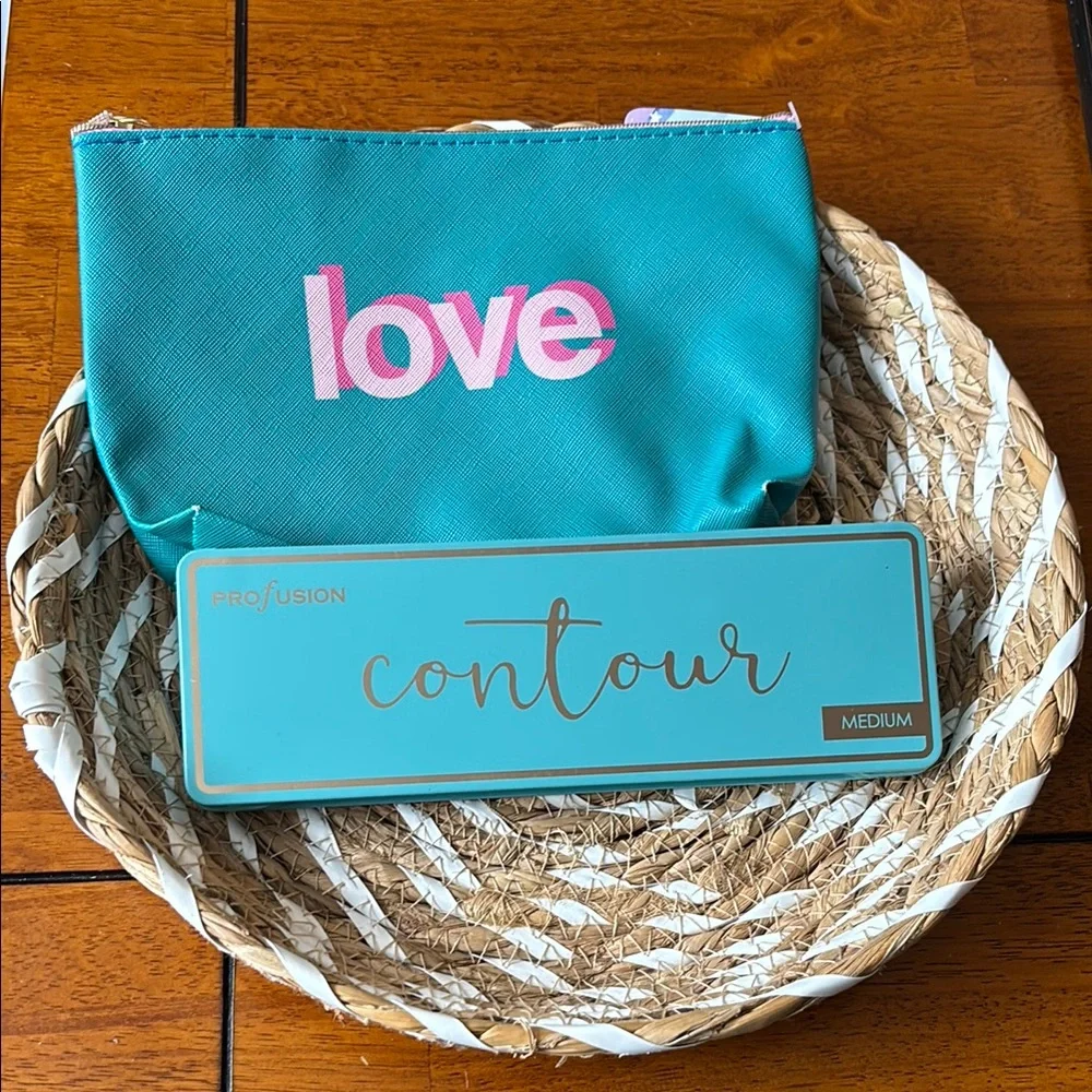 Profusion Contour Palette with Love Pouch